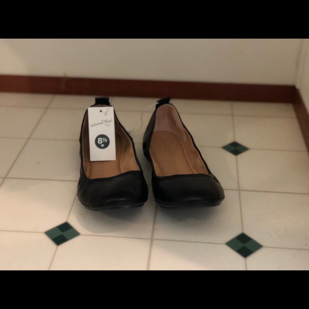 Black flats NWT